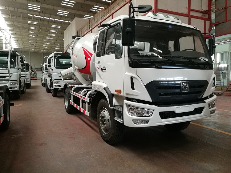 XCMG Official Small Concrete Mixer Truck XSC2303 Self Loading Concrete Mixer Truck For Sale